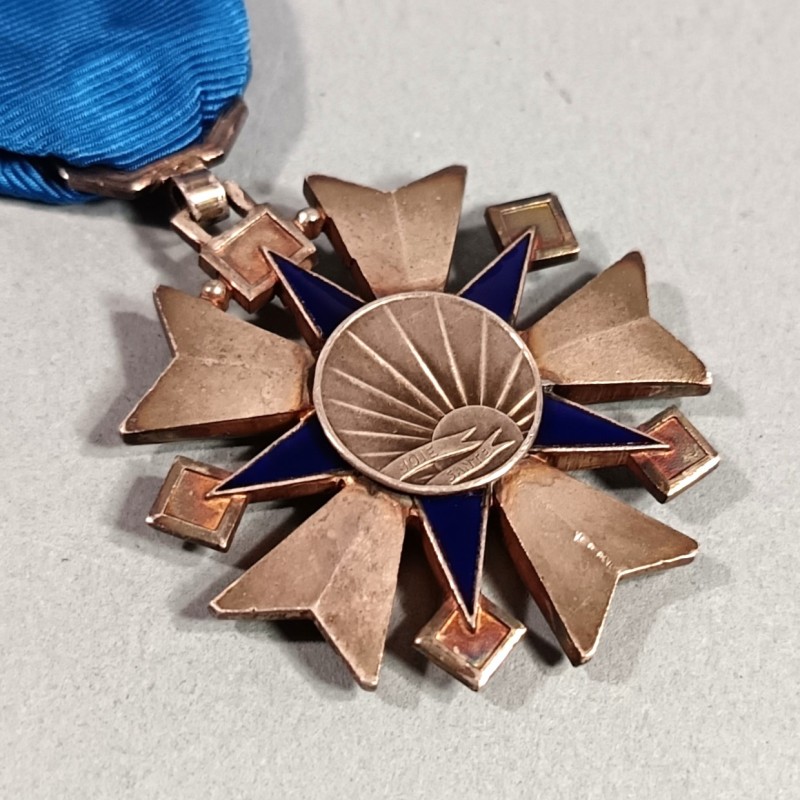 MEDAILLE DE CHEVALIER DE L'ORDRE NATIONAL DE LA SANTE PUBLIQUE FABRICATION EN ARGENT